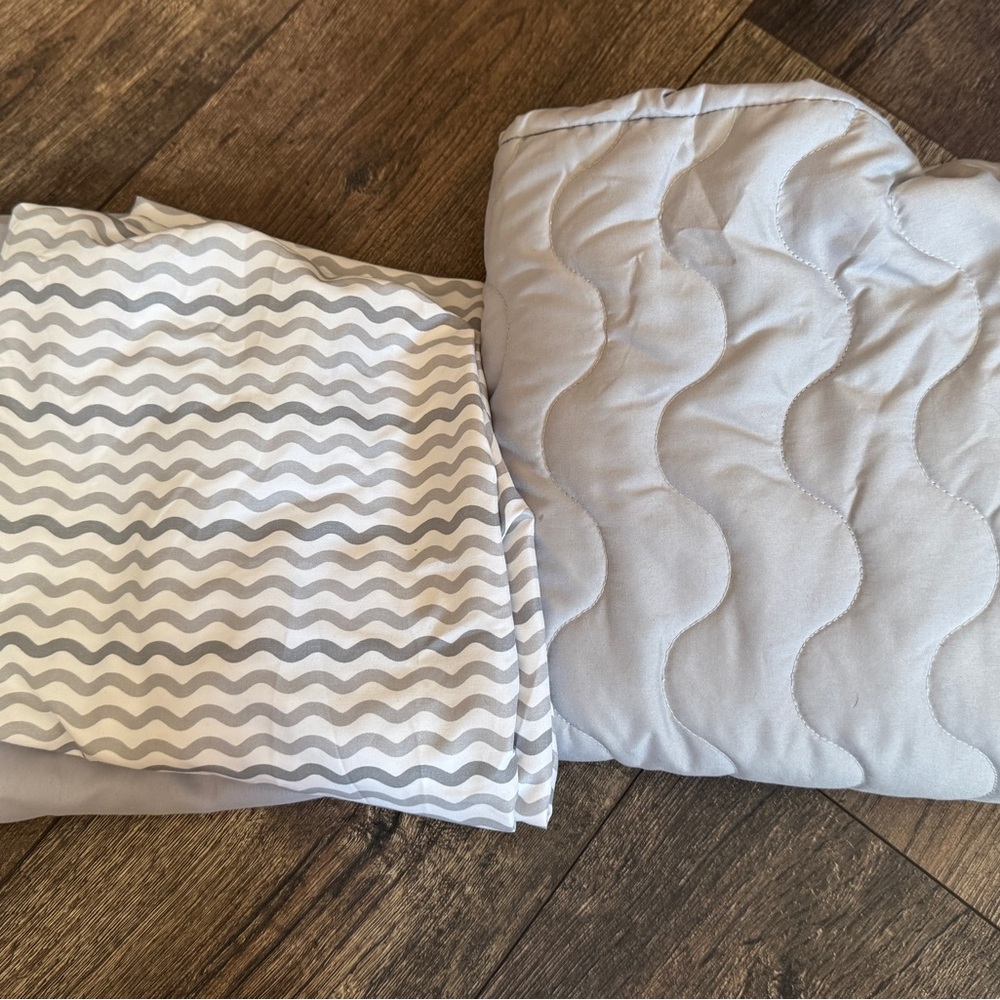 Parent's Choice Quilted Playard Matress Cover & 2 Sheets